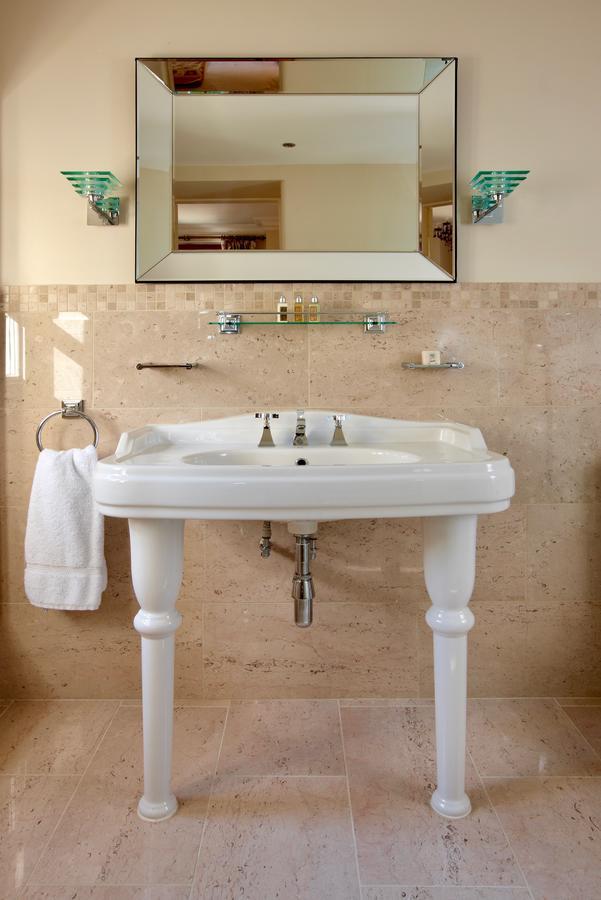 Crestow House Hotell Eksteriør bilde
